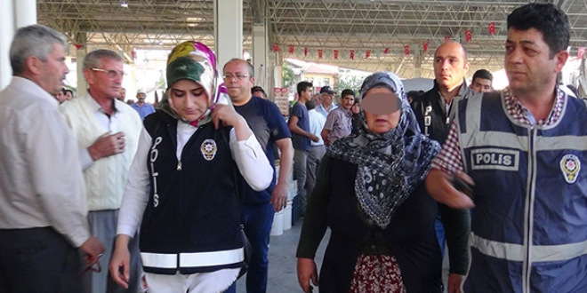 Pazarda sebze satarken FETÖ'den gözaltına alındı