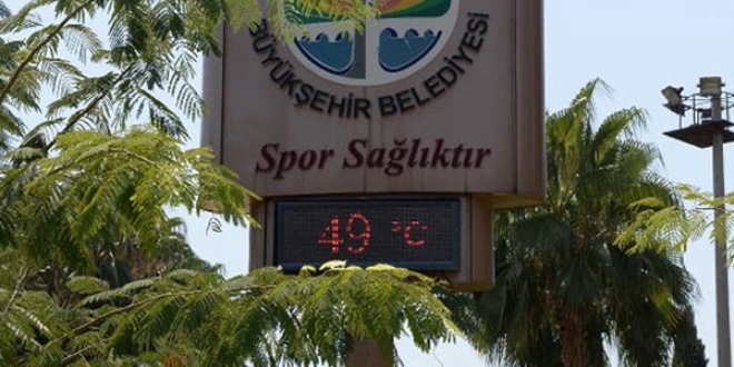 Adana'da termometre 49'u gösterdi