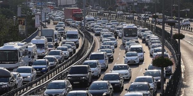 İstanbul'da 37 bin 434 kişiye trafik cezası kesildi