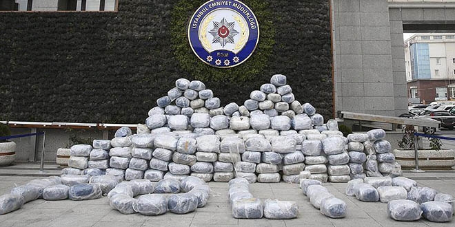 İstanbul'da 4 tondan fazla uyuşturucu yakalandı