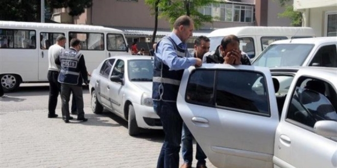 Ankara'da zehir tacirleri polisten kaamad