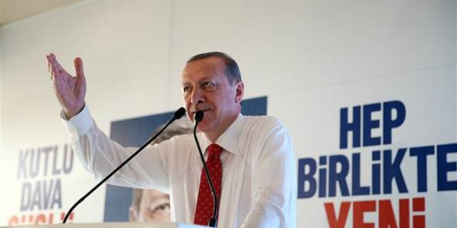 Erdoğan yoklama yaptı, bir partili iki kez ayağa kalktı