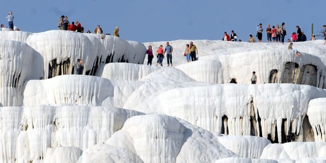 Pamukkale'ye yabanc� turist ilgisi