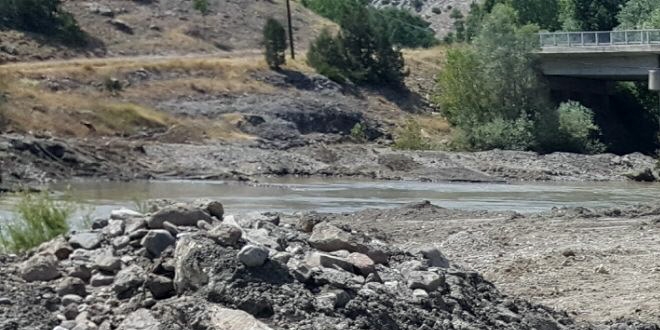 'HES inşaat alanına tehlikeli madde atıldığı iddia edildi'