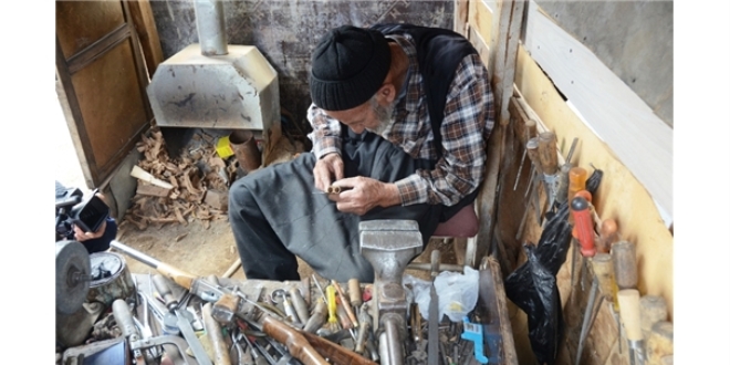 Dedeler de 'i�' kuyru�unda!