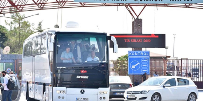 Suriyeliler T�rkiye �zerinden hacca gidiyor