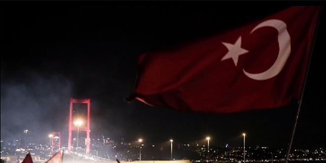 'Medya, 15 Temmuz'daki dik duruşuyla tarihin bir aktörü oldu'