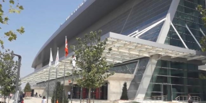 Ankara YHT Garı'nda asma tavan çöktü