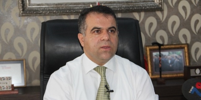 Görevinden uzaklaştırılan başkan gözaltına alındı