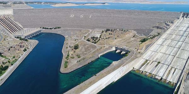 Türkiye'nin enerji lokomotifi: Atatürk Barajı