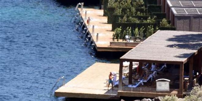 300 bavul ile Bodrum'a geldi, 20 loca kapattı