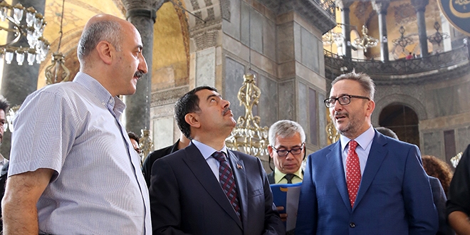 Vali Şahin, Ayasofya ve Topkapı Sarayı'nı inceledi