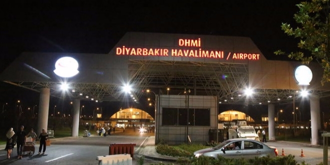 Diyarbak�r Havaliman� u�u�lara a��ld�