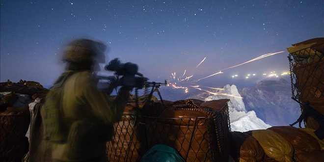 Mehmet�ik �kiyaka Da�lar�'nda destan yaz�yor