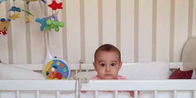 Küçük çocuklu aileler 'stor perde' kullanmasın!