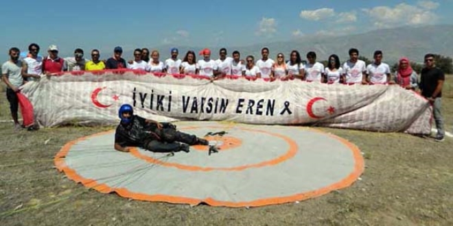 Para��t��ler, g�ky�z�nde �ehit Eren B�lb�l'� and�