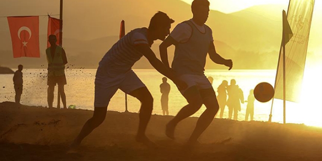 ��plerin d�k�ld��� alan halk plaj�na d�n��t�r�ld�