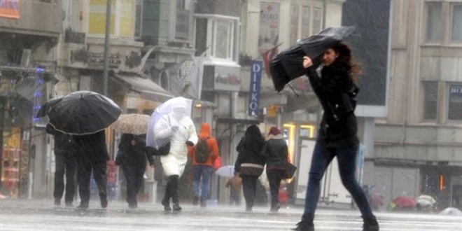 Meteorolojiden son tahmin... �stanbul'a ya��� uyar�s�...