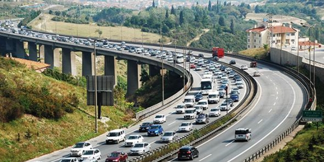 1.5 milyon kişi tatile çıkıyor