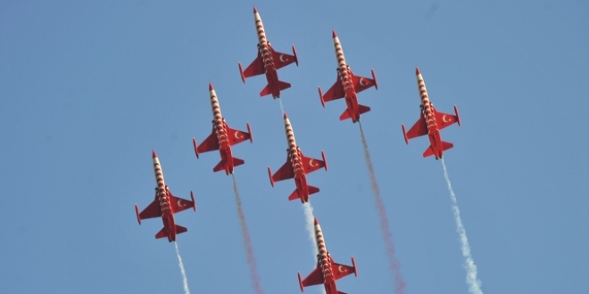 T�rk Y�ld�zlar�, Ma�ka �ehitleri an�s�na u�tu