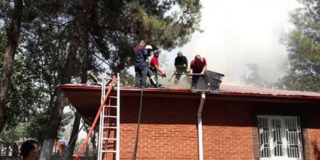 Sağlık Merkezi'ndeki yangın korkuttu
