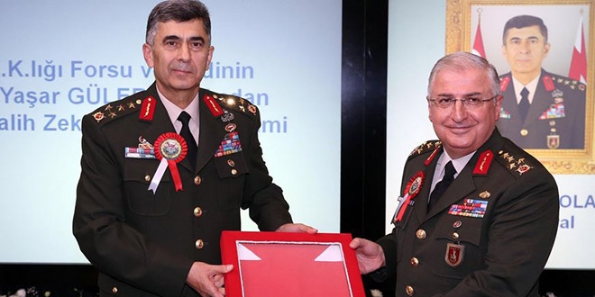Kara Kuvvetleri Komutanlığında devir teslim töreni