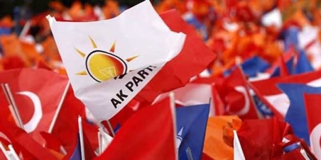 Ak Parti'de bir günde ikinci istifa