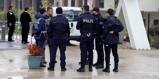 Sivas'ta gzaltna alnan 17 askerden 3' tutukland