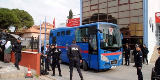 Aydın'da FETÖ'den yargılanan 4 kişi tahliye edildi