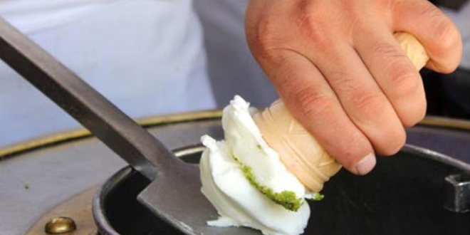 Türkiye'nin en büyük ikinci dondurma markası satılıyor