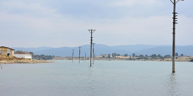 Sulara gömülse de ata toprağını terk etmiyorlar