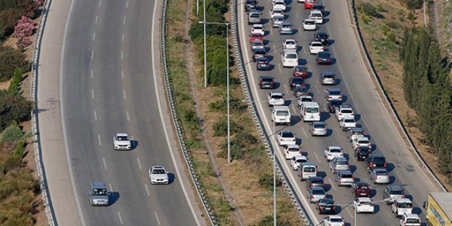 Uzmanından sürücülere bayram trafiği uyarıları