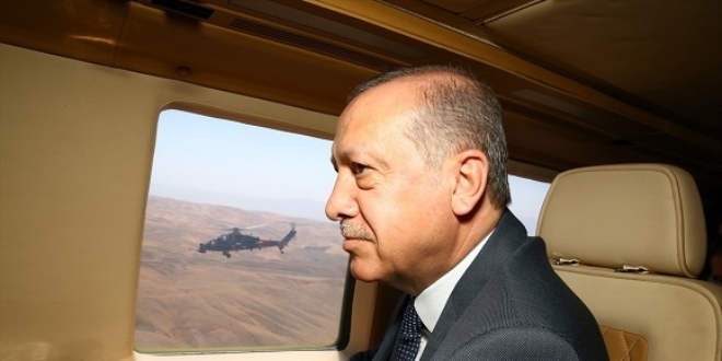 Cumhurbaşkanı Erdoğan, Muş'u havadan inceledi