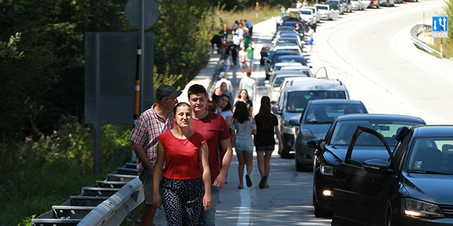 Dereköy Sınır Kapısı'nda yoğunluk
