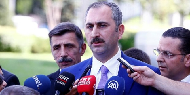 Bakan Gül: Adil Öksüz iddiaları gerçeği yansıtmıyor