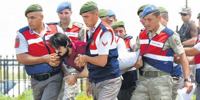 Mahkeme Başkanı: Yeter artık...