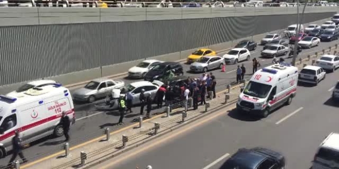 Adana'da 2 polis trafik kazasnda yaraland