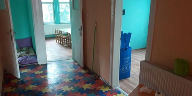 Çalacak bir şey bulamayınca yangın tüplerini boşalttılar