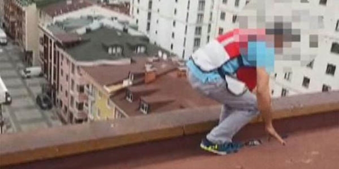 Polis çatılarda telefon topladı