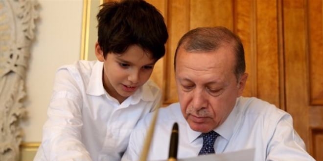 Erdoğan iki fotoğrafın da hikayesini anlattı