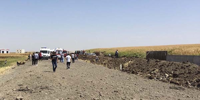 Diyarbakr'da terr saldrs: 2 sivil hayatn kaybetti