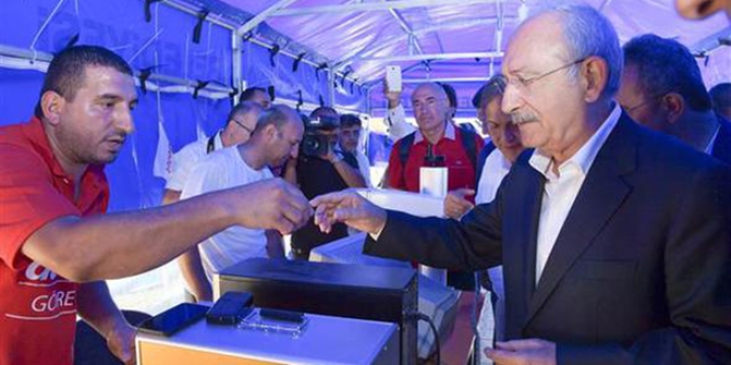Kılıçdaroğlu'nun tuğlaya yapışacak plakete soyadı yanlış yazıldı