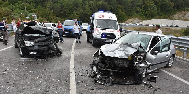 Bartn'da trafik kazas: 6 yaral
