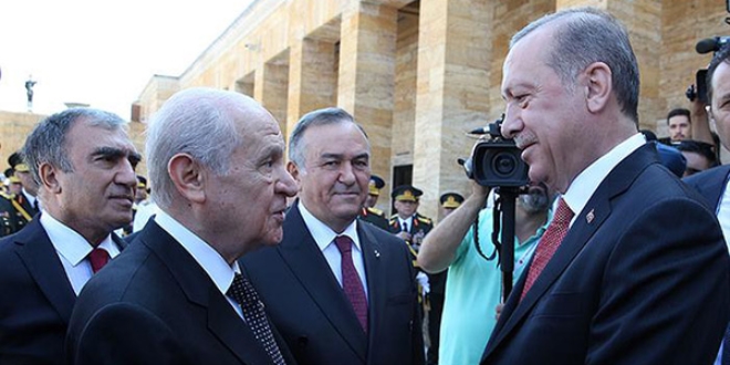 Erdoğan ile Bahçeli'nin sıcak sohbeti