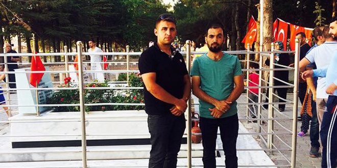 Kahraman Astsubay Halisdemir'in kabrine ziyaret�i ak�n�