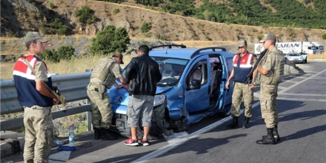 Erzincan'da trafik kazalar�: 6 yaral�