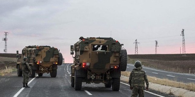 Zırhlı aracın geçişi sırasında patlayıcı infilak ettirildi