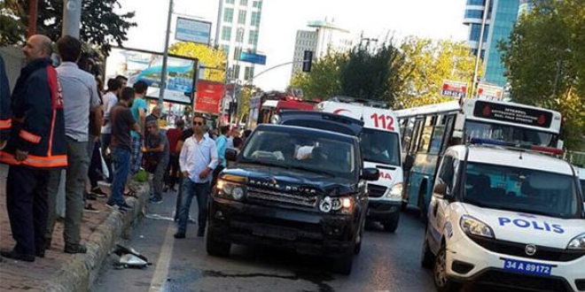 Be�ikta�'ta feci kaza: Vatanda�lar birbirine girdi