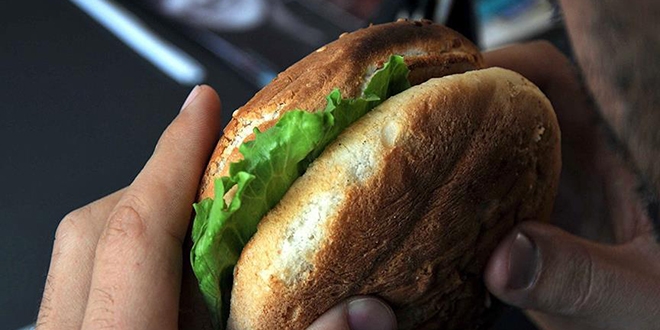 'Yağlı beslenme meme kanseri riskini artırıyor'