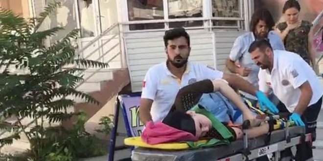 Konya'da bir kişi boşanacağı karısını öldürdü, kızını da yaraladı